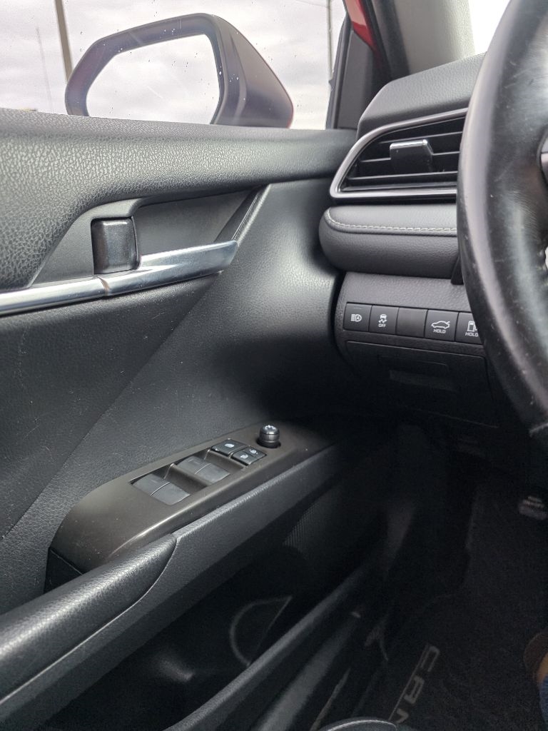 Toyota Camry SE 2021