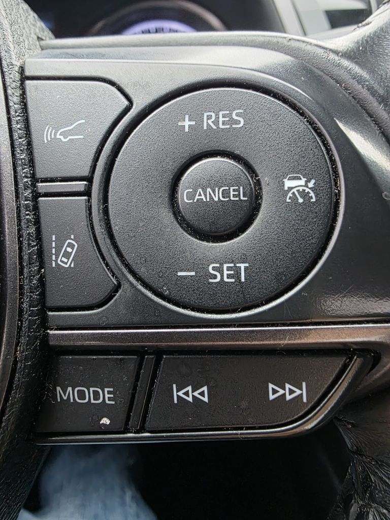 Toyota Camry SE 2021