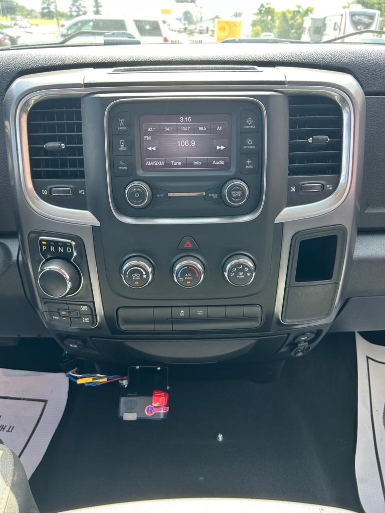 RAM 1500 Classic Tradesman Crew Cab SWB 4WD 2021