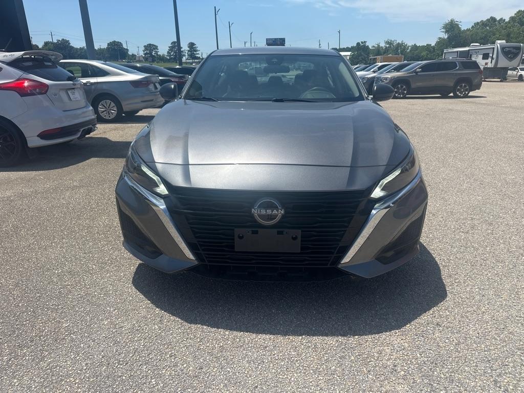 Nissan Altima  2024