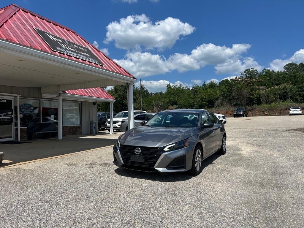 Nissan Altima  2024