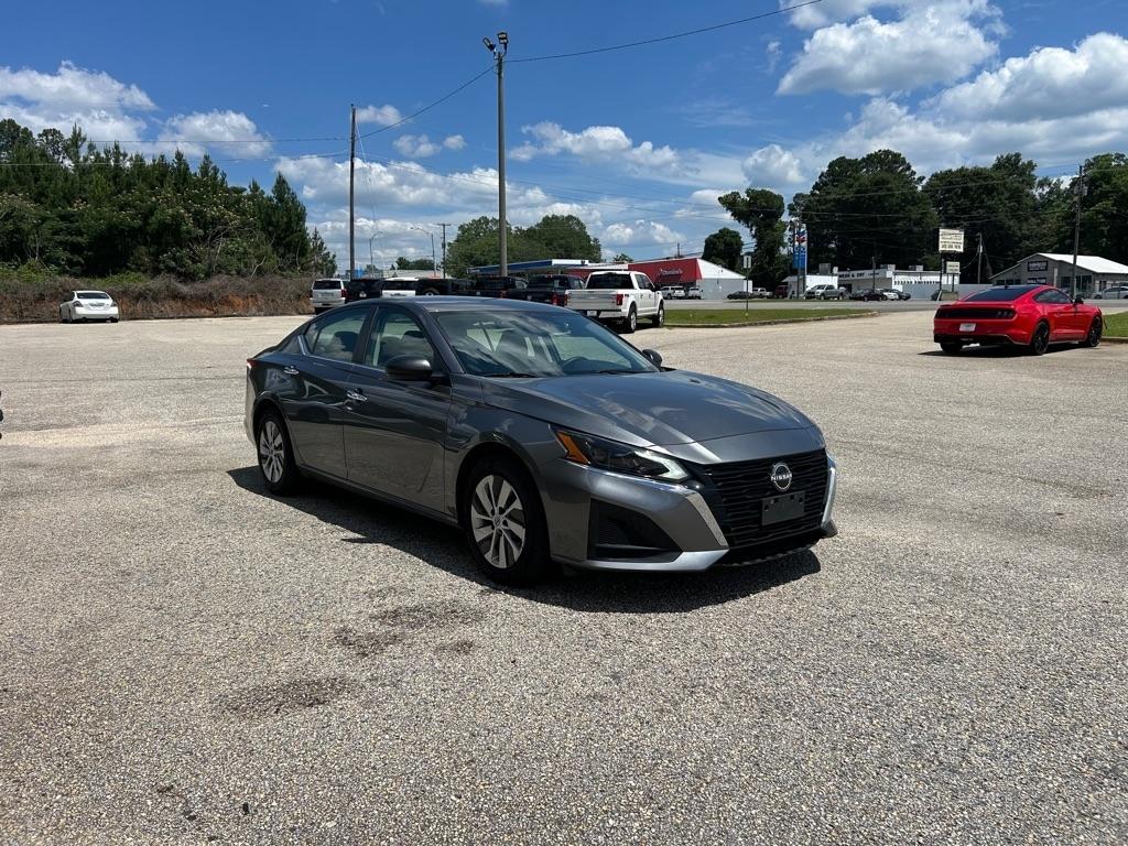 Nissan Altima  2024