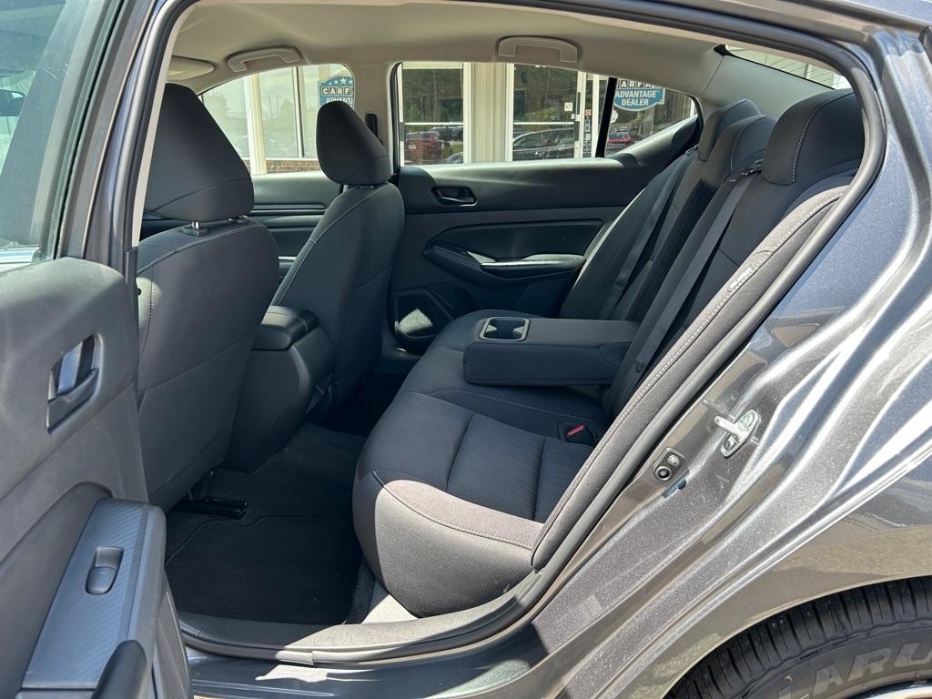 Nissan Altima  2024
