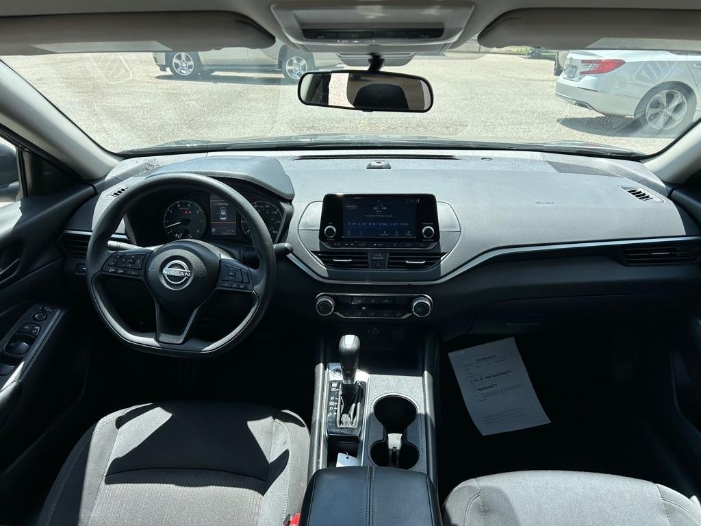 Nissan Altima  2024