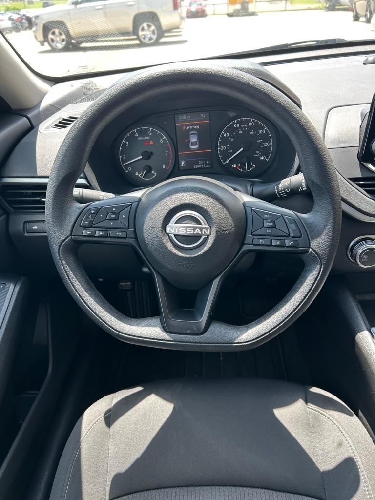 Nissan Altima  2024