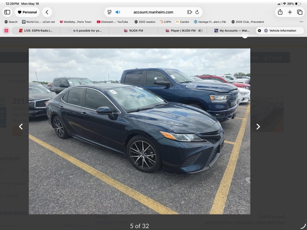 Toyota Camry SE 2019