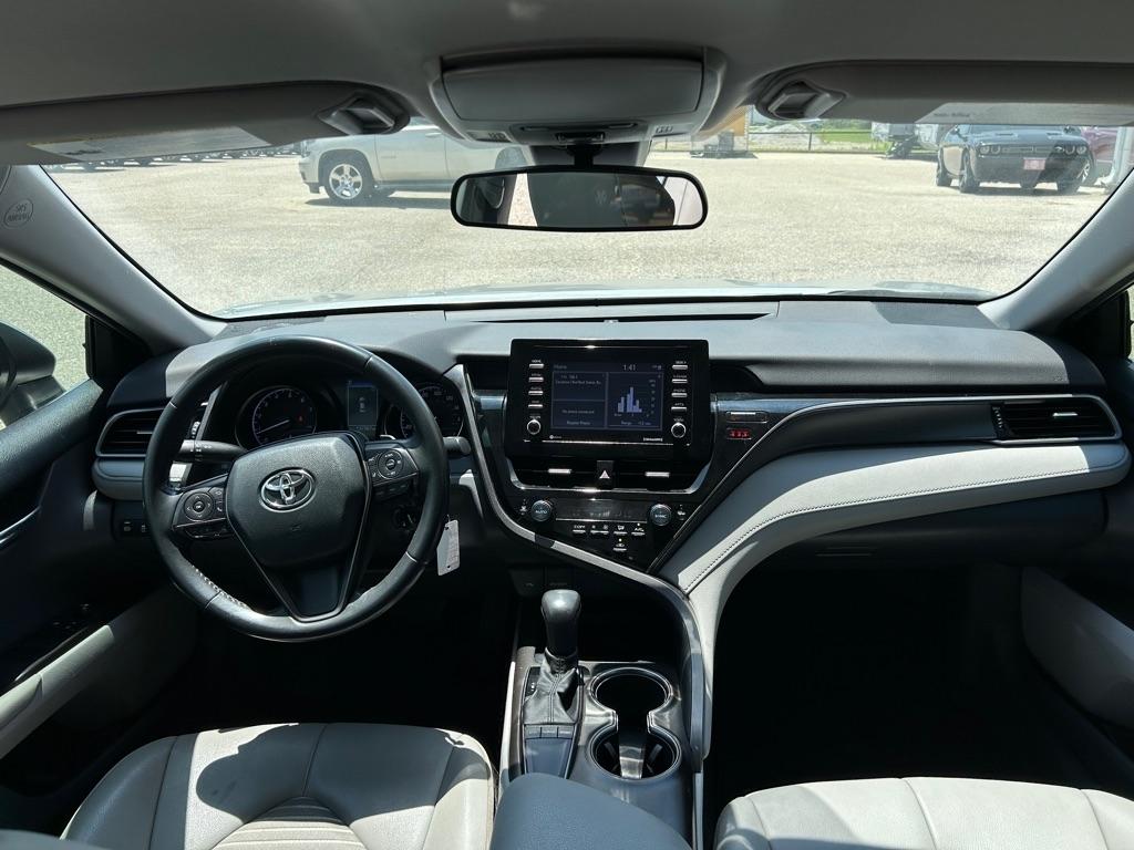 Toyota Camry SE 2023