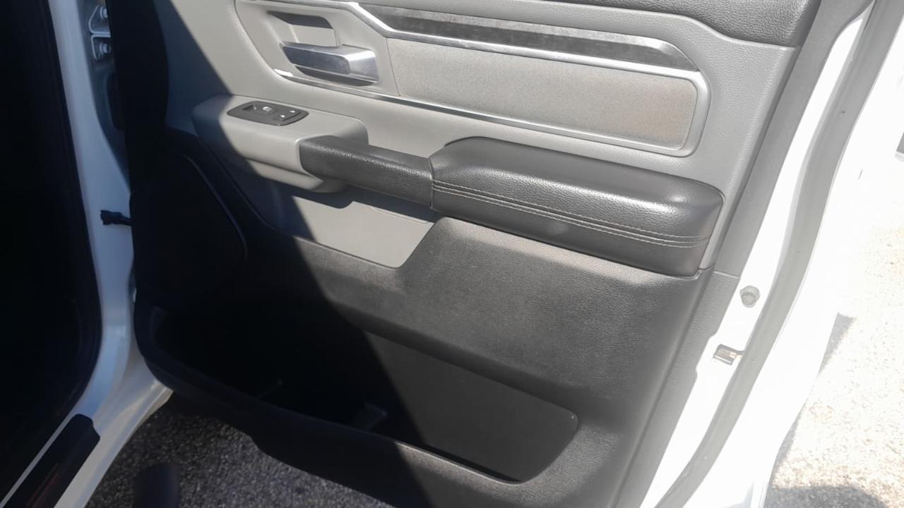 RAM 1500 4WD Crew Cab 140.5" Big Horn 2019