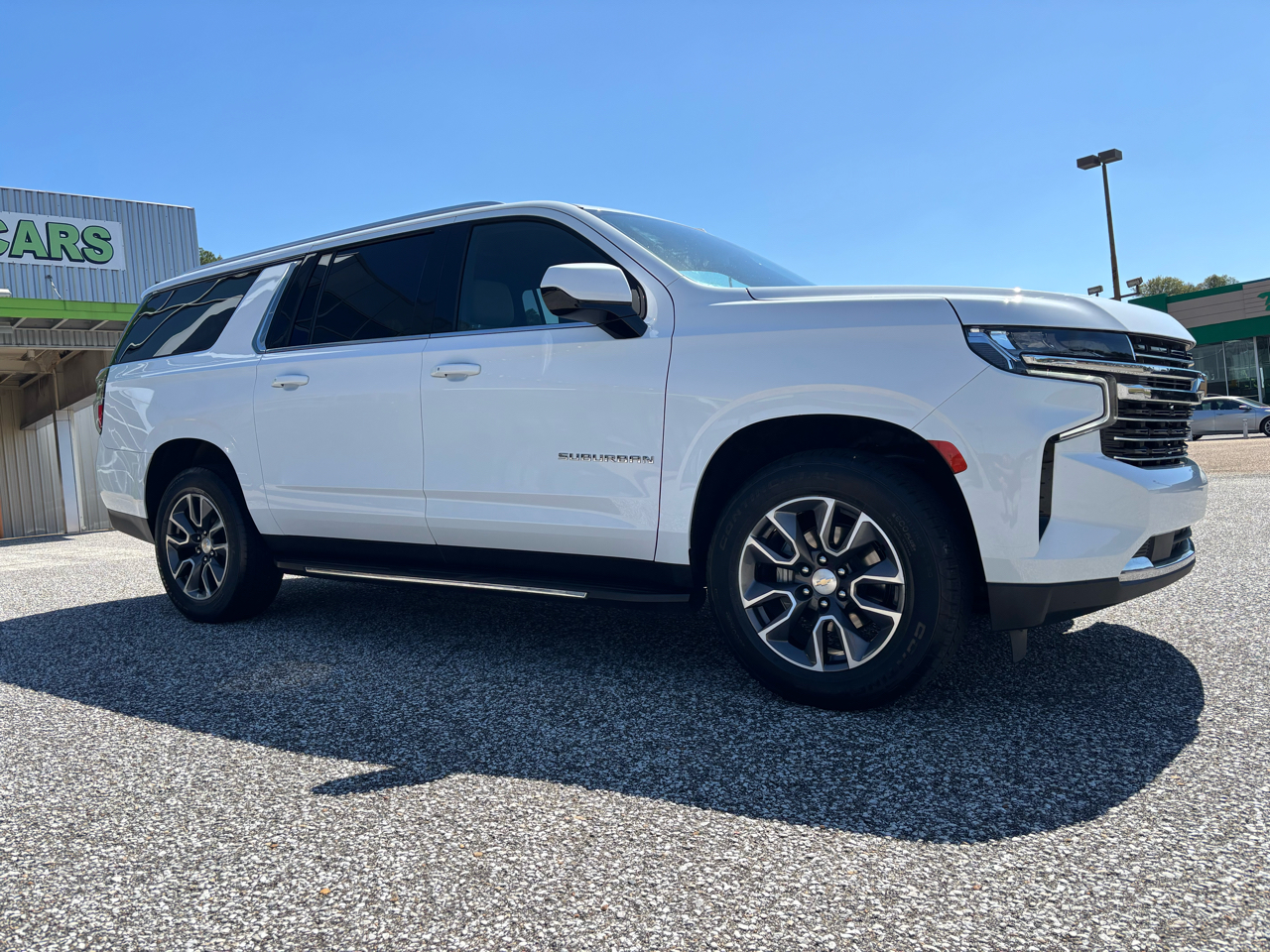 2021 Chevrolet Suburban LT photo 5
