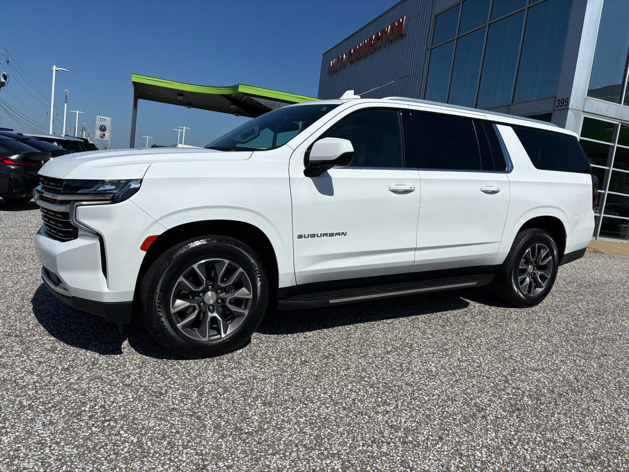 2021 Chevrolet Suburban LT photo 8