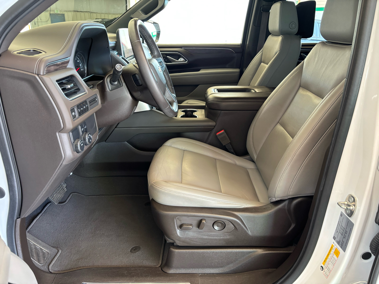 2021 Chevrolet Suburban LT photo 11