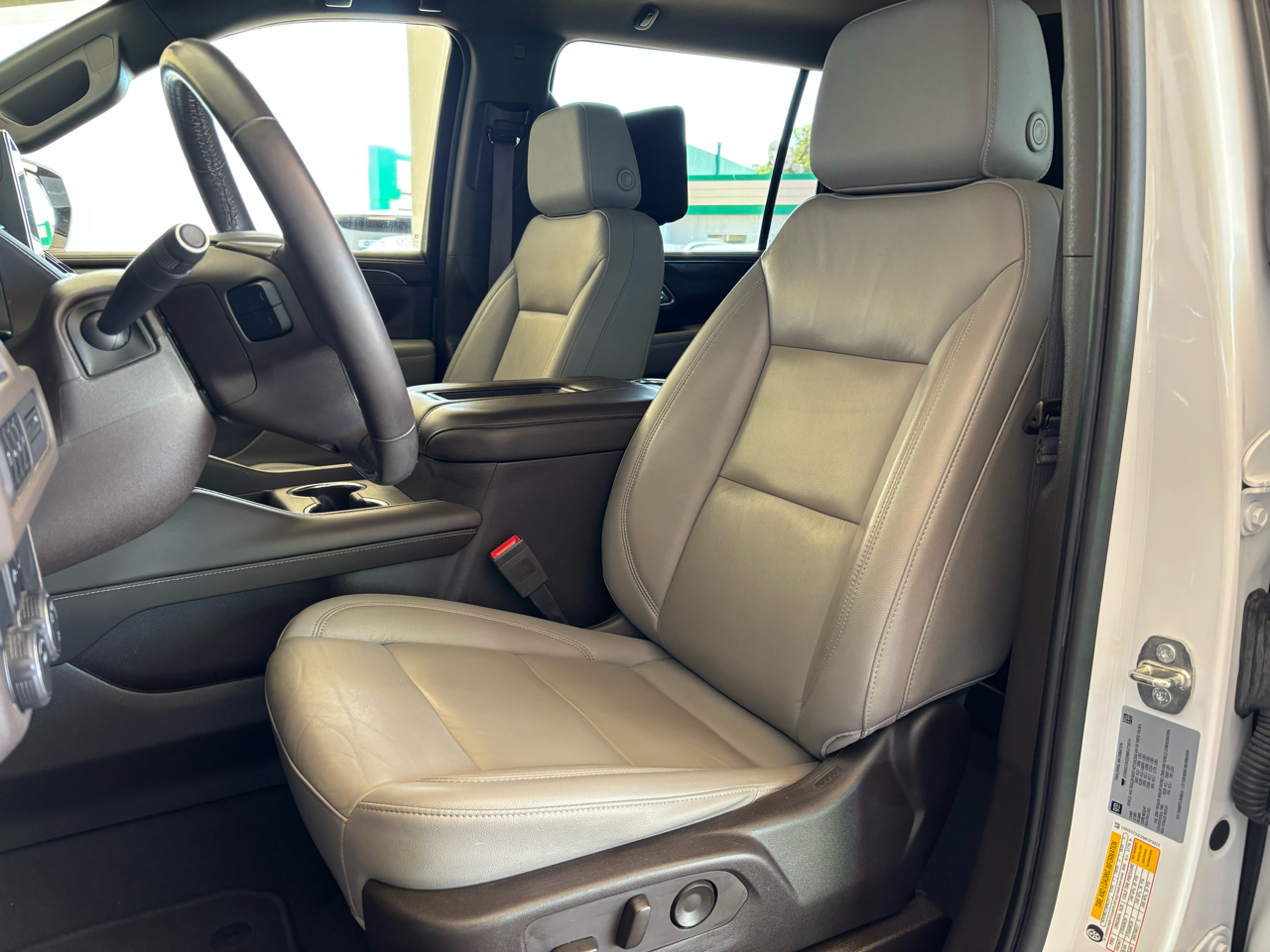 2021 Chevrolet Suburban LT photo 12