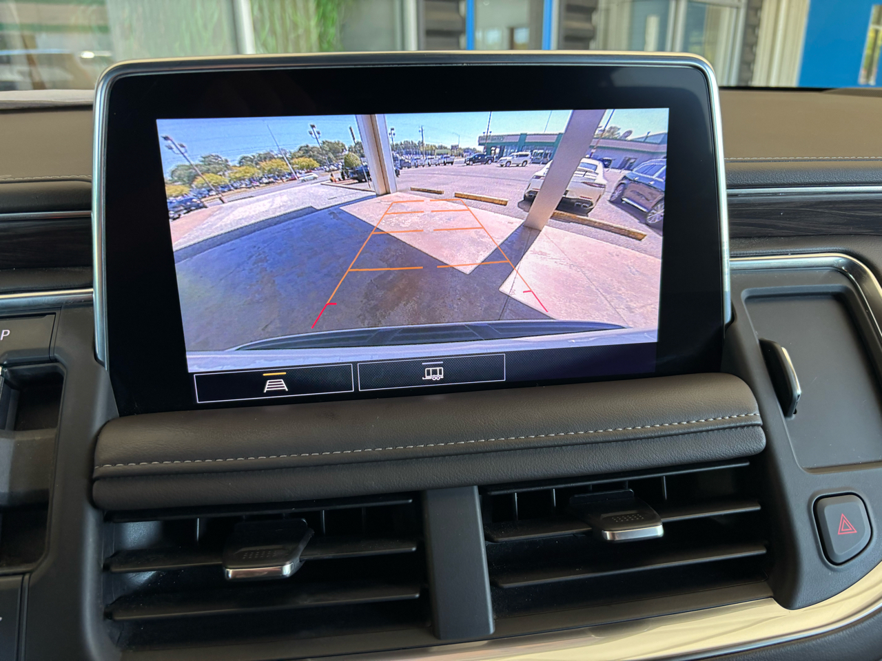 2021 Chevrolet Suburban LT photo 16