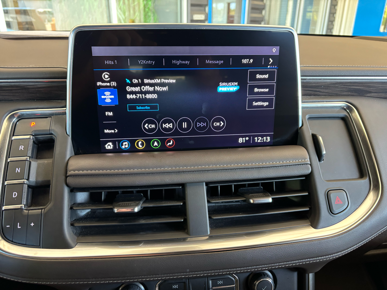 2021 Chevrolet Suburban LT photo 17