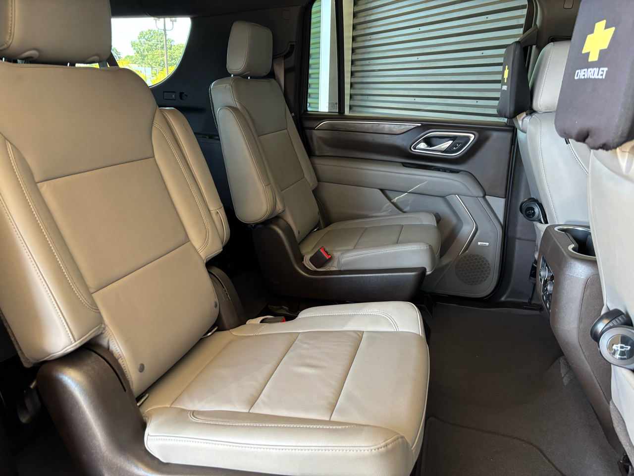 2021 Chevrolet Suburban LT photo 23