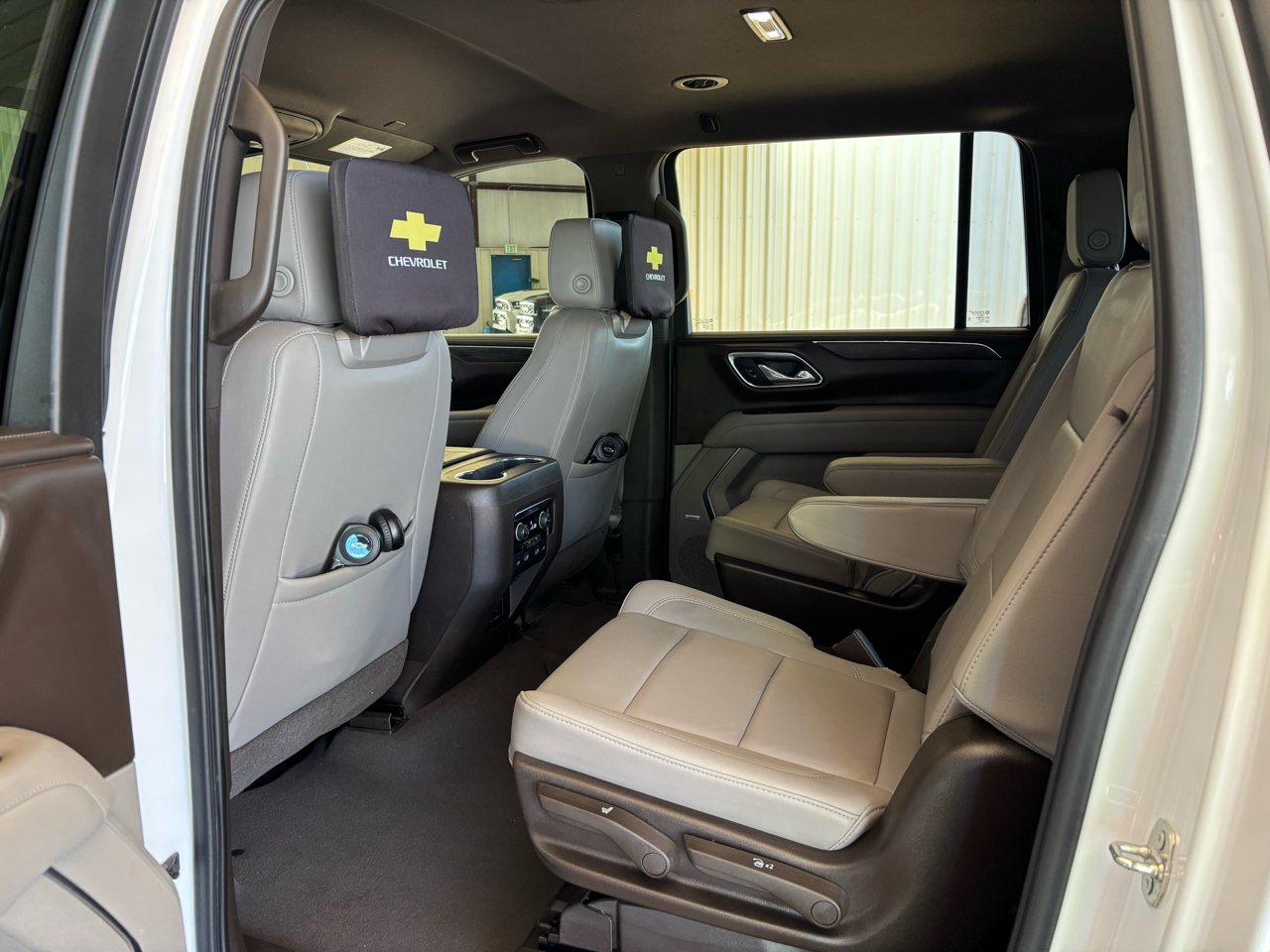 2021 Chevrolet Suburban LT photo 24