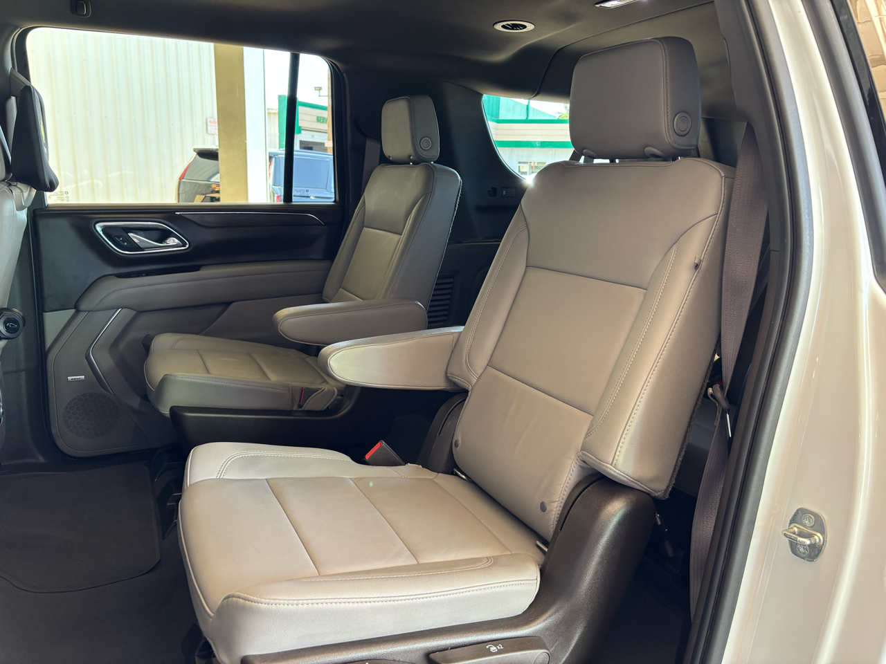2021 Chevrolet Suburban LT photo 25
