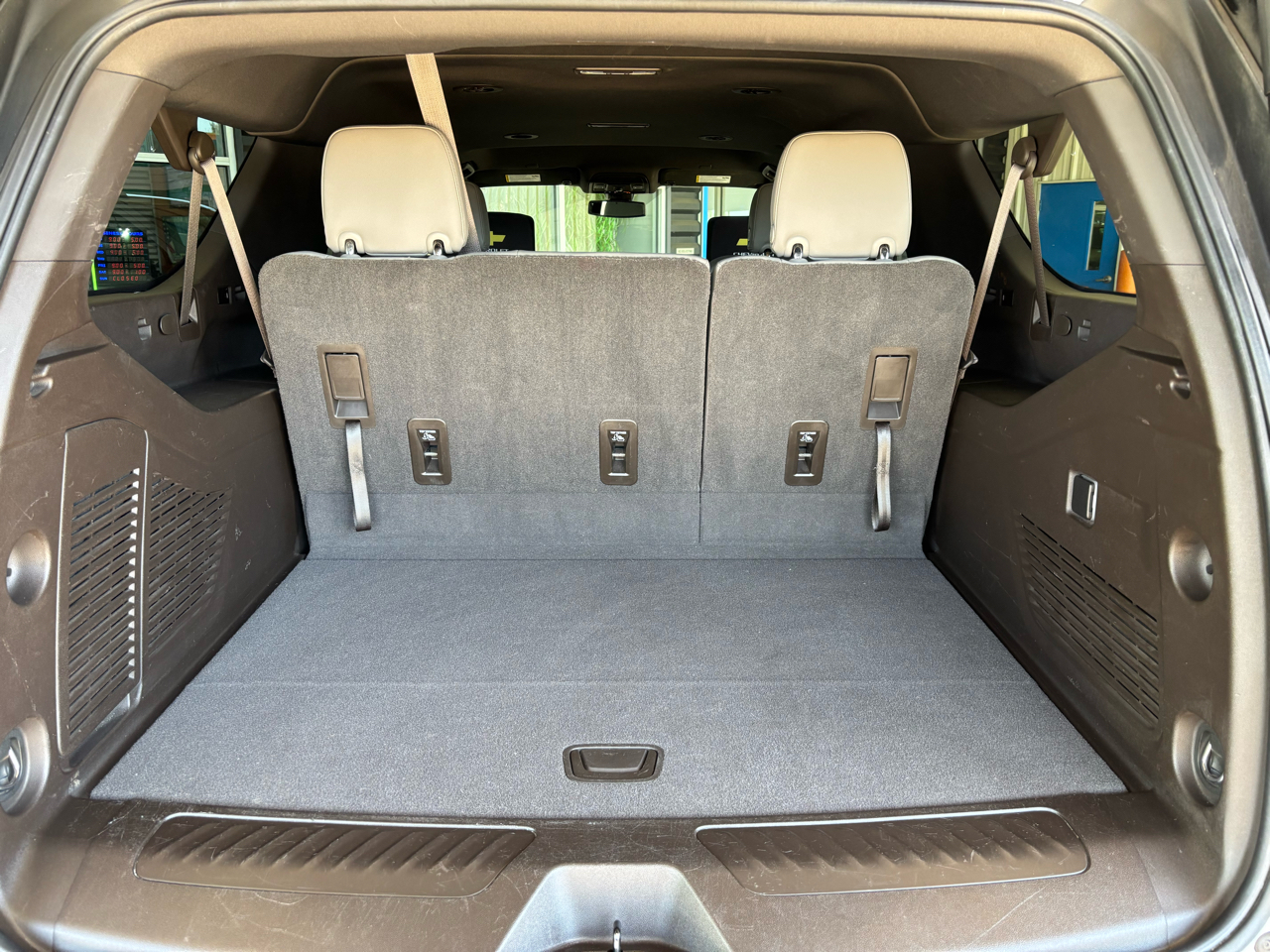 2021 Chevrolet Suburban LT photo 28