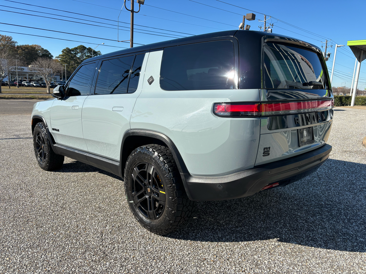 Rivian R1S Adventure Quad-Motor Large Pack 2024