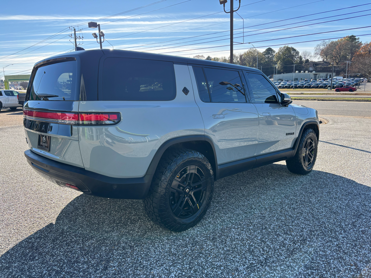 Rivian R1S Adventure Quad-Motor Large Pack 2024