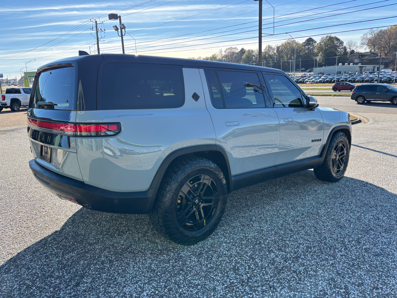 Rivian R1S Adventure Quad-Motor Large Pack 2024