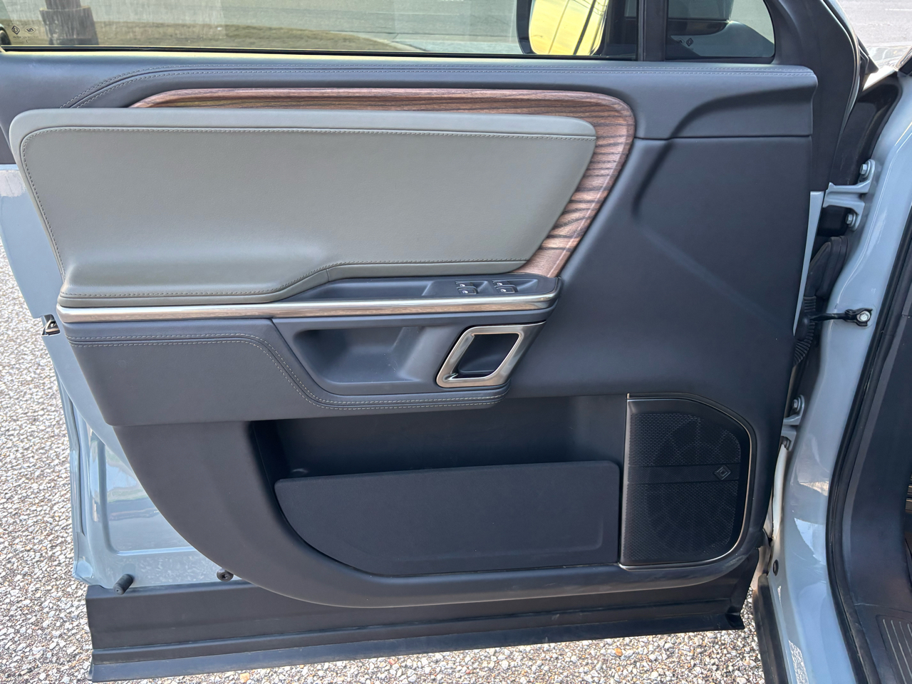 Rivian R1S Adventure Quad-Motor Large Pack 2024