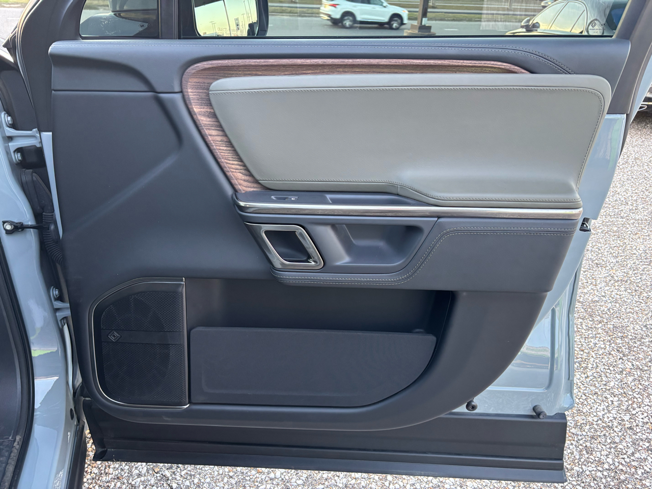 Rivian R1S Adventure Quad-Motor Large Pack 2024