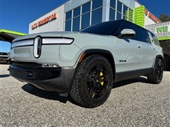 2024 Rivian R1S 