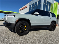 2024 Rivian R1S 