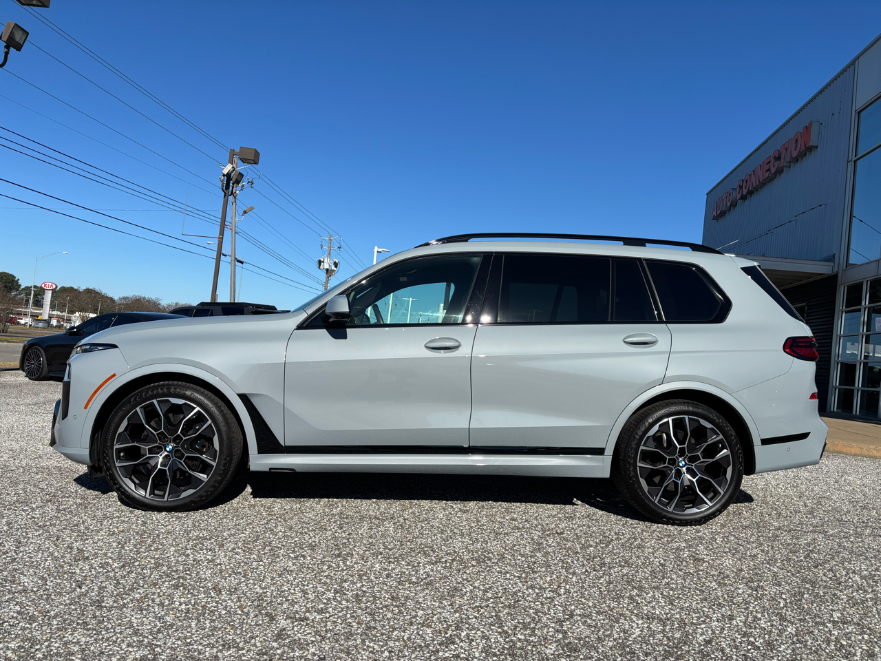 BMW X7 xDrive40i Sports Activity Vehicle 2025