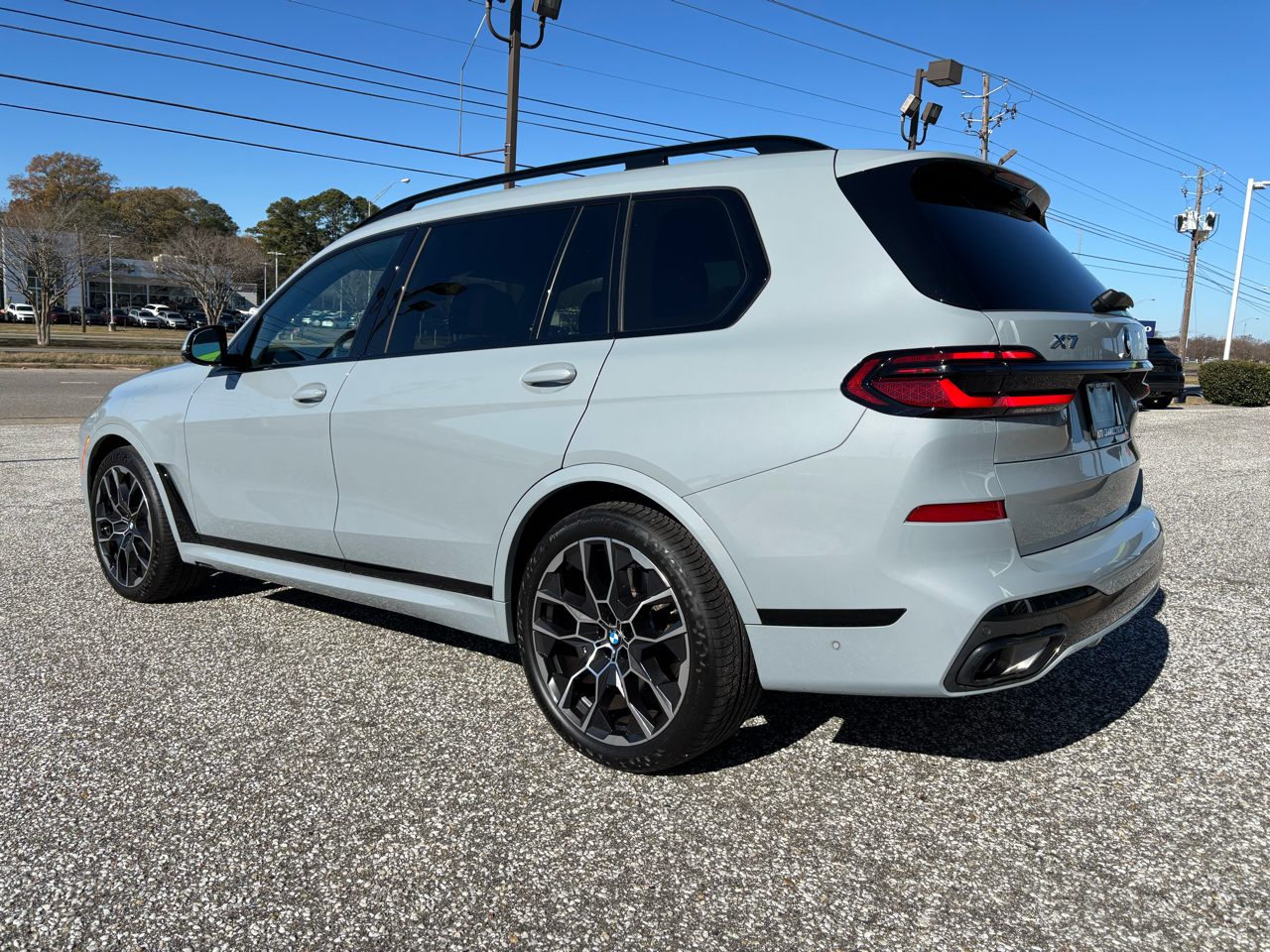 BMW X7 xDrive40i Sports Activity Vehicle 2025