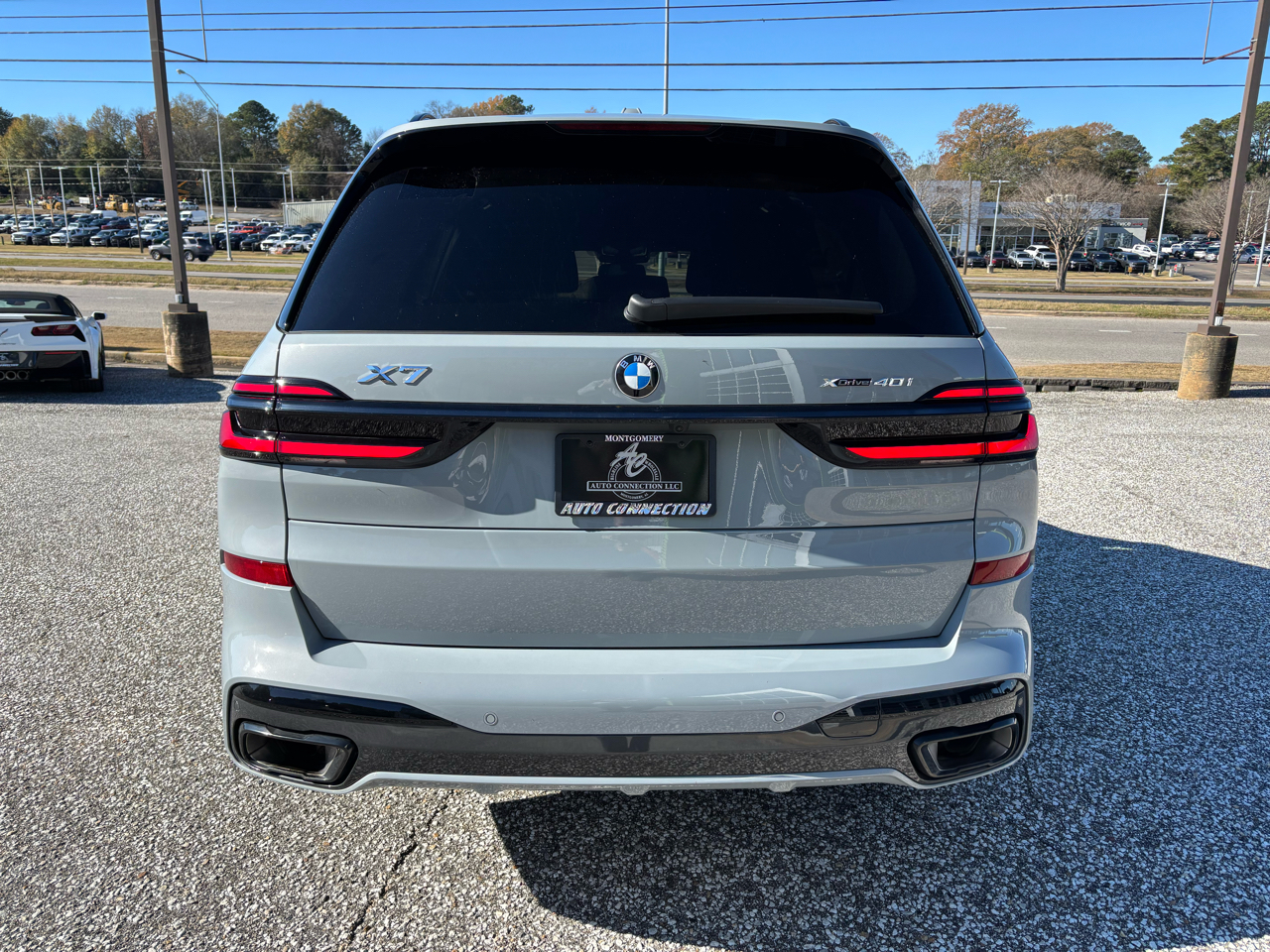 BMW X7 xDrive40i Sports Activity Vehicle 2025