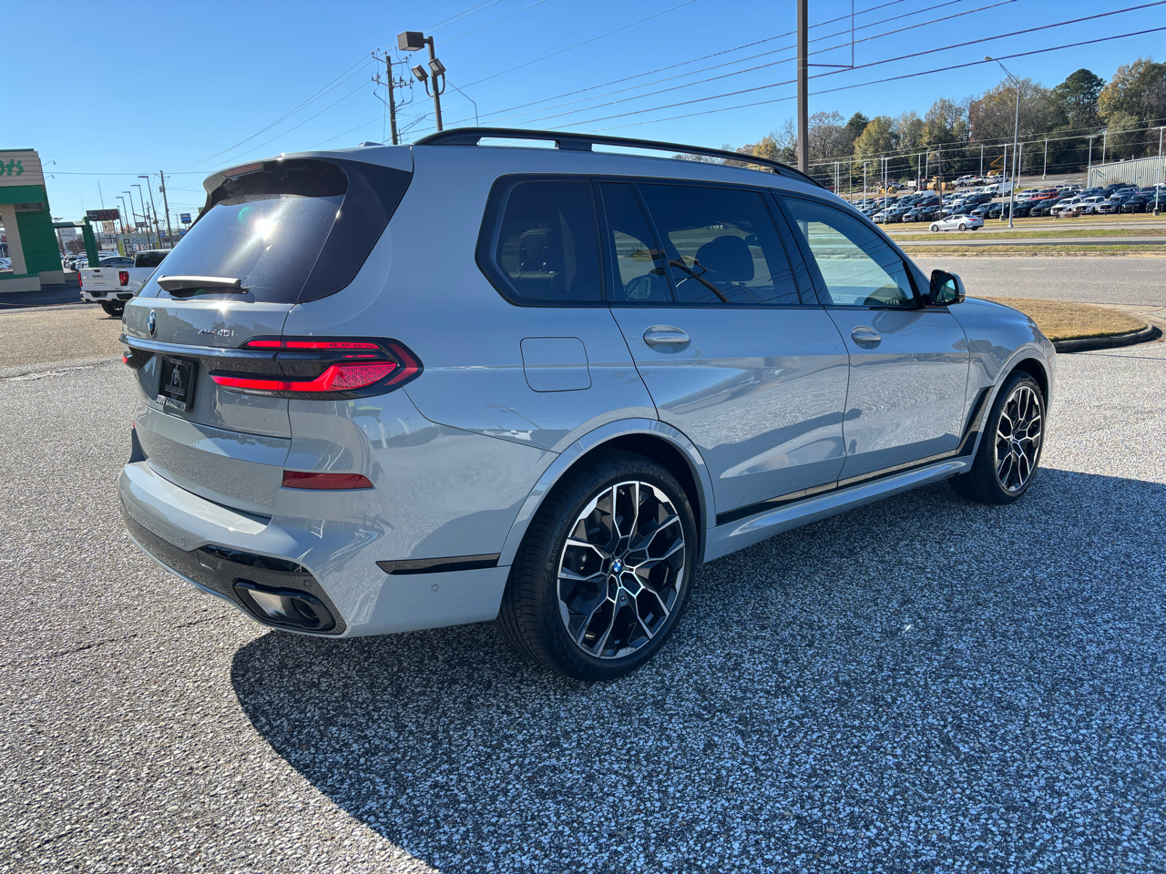 BMW X7 xDrive40i Sports Activity Vehicle 2025