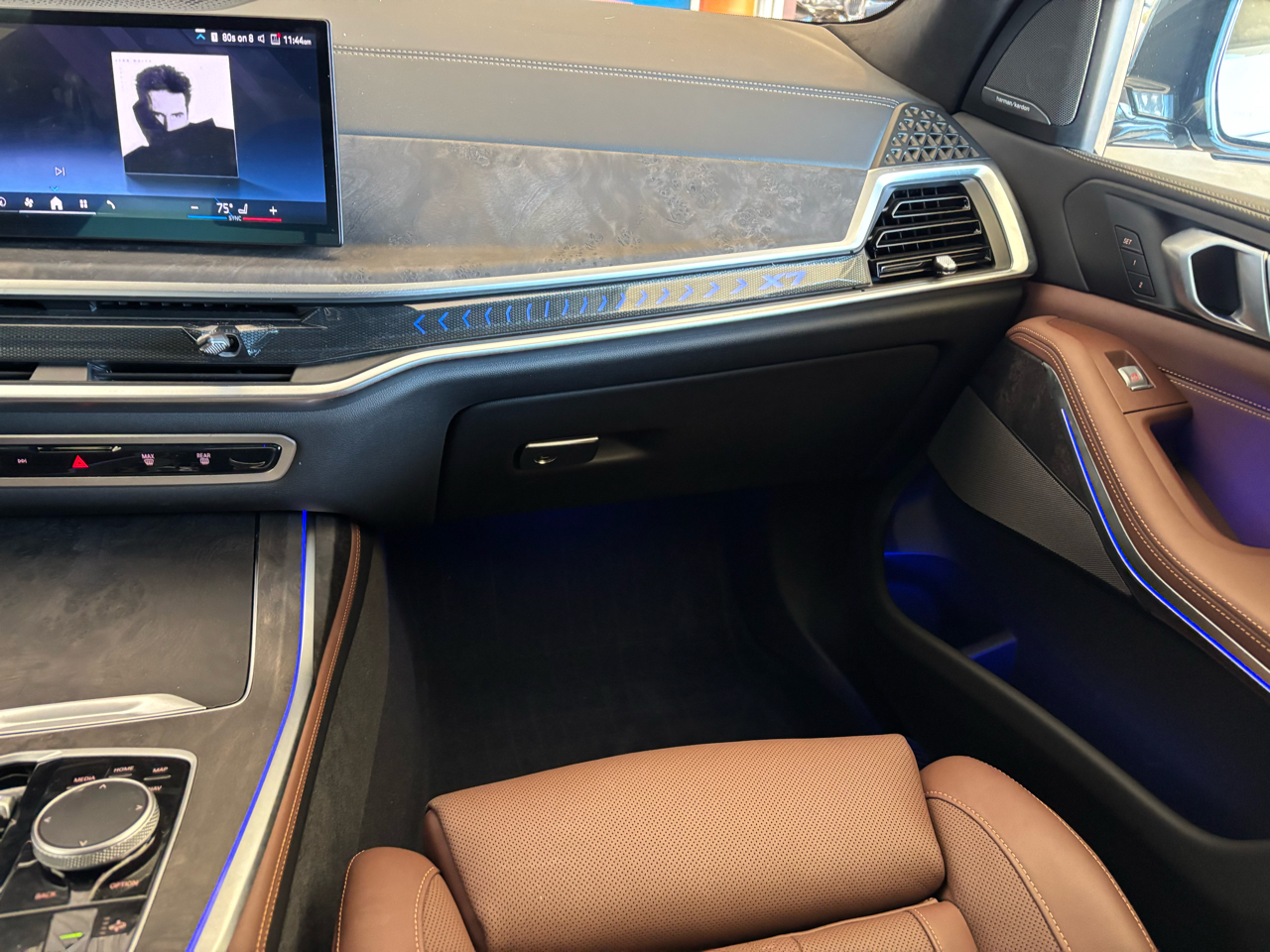 BMW X7 xDrive40i Sports Activity Vehicle 2025