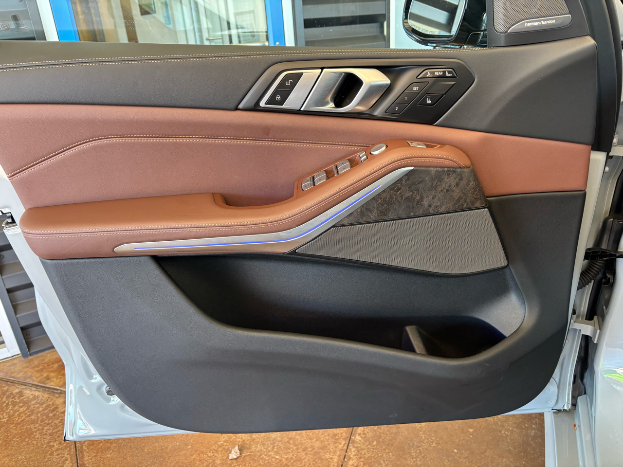 BMW X7 xDrive40i Sports Activity Vehicle 2025