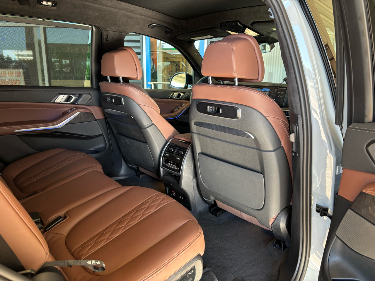 BMW X7 xDrive40i Sports Activity Vehicle 2025