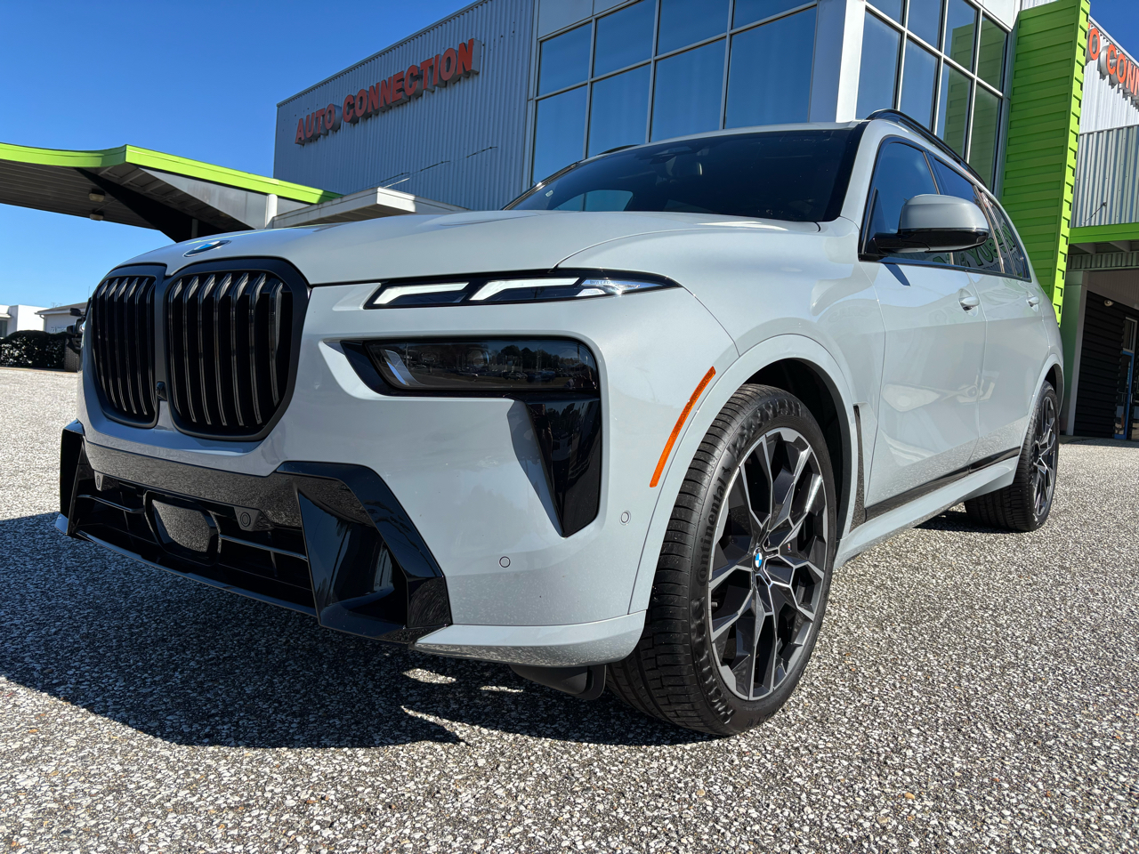 BMW X7 xDrive40i Sports Activity Vehicle 2025