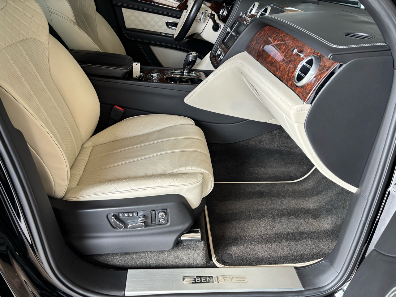 Bentley Bentayga Mulliner AWD 2018