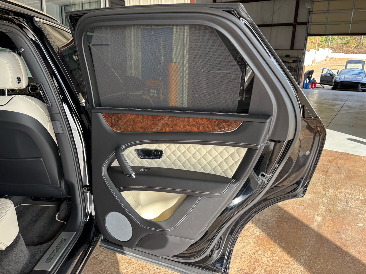 Bentley Bentayga Mulliner AWD 2018