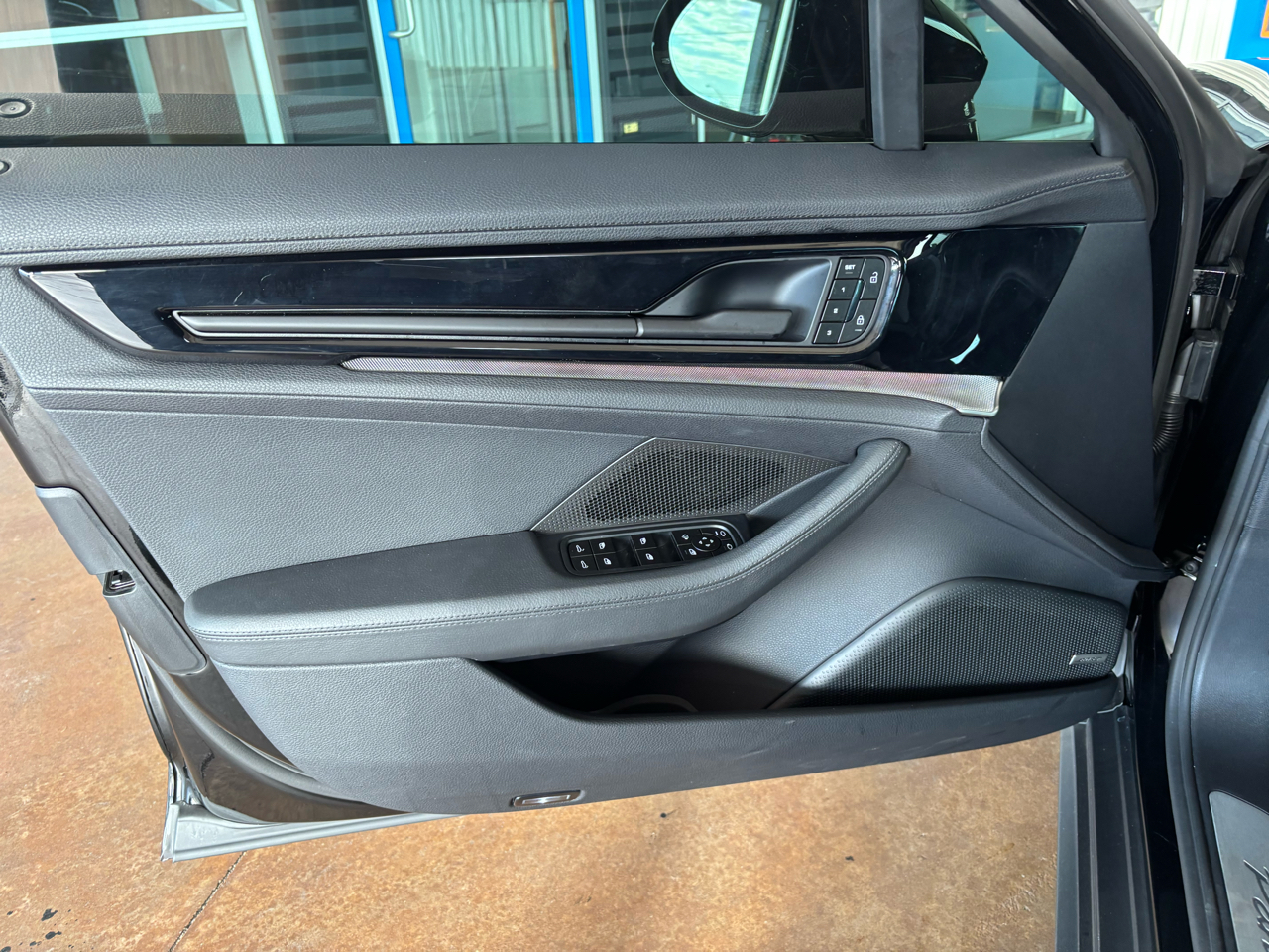 Porsche Panamera RWD 2025