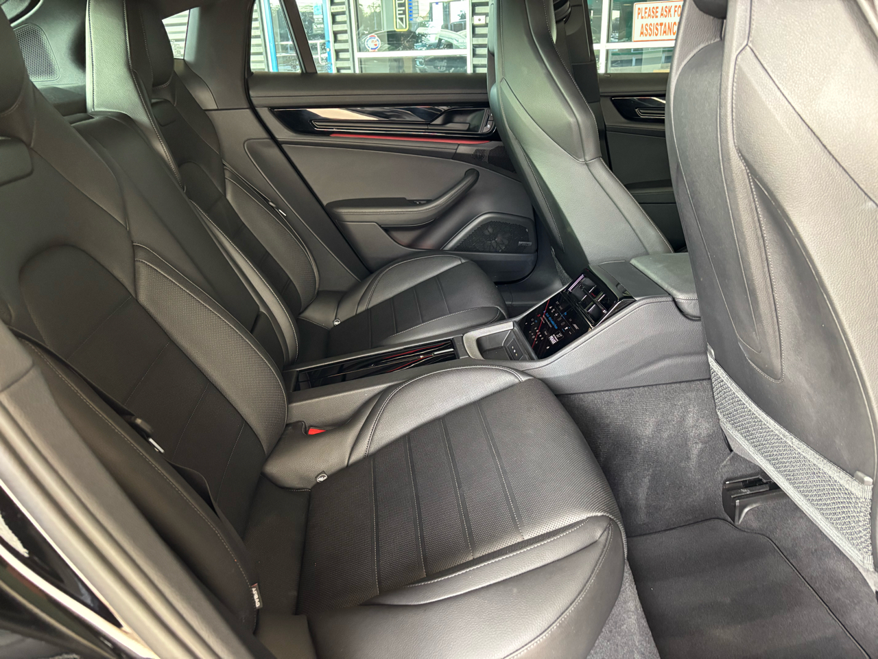 Porsche Panamera RWD 2025