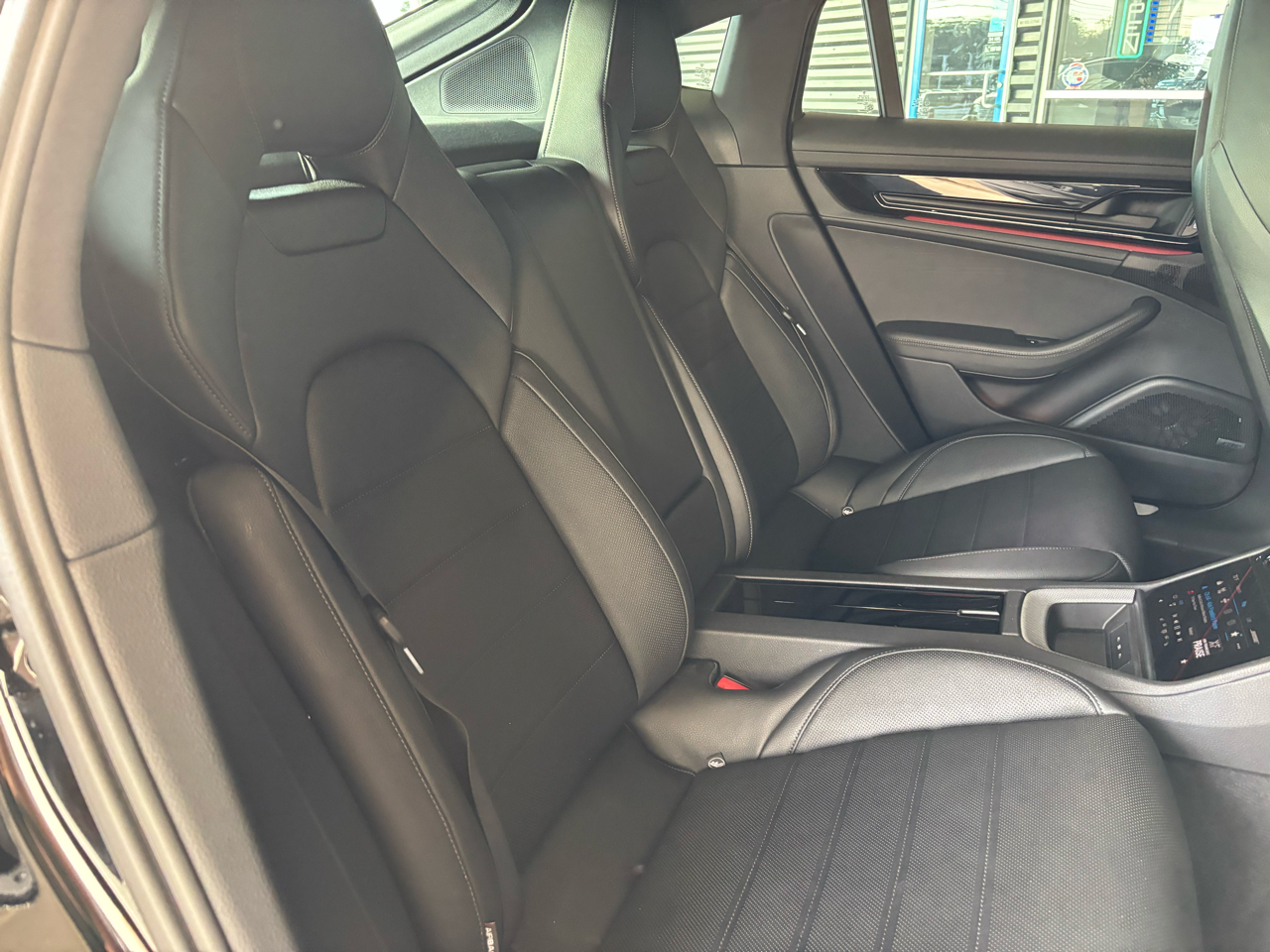 Porsche Panamera RWD 2025