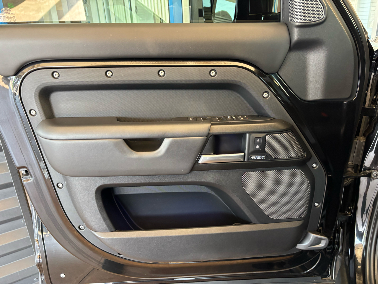 Land Rover Defender 110 P525 V8 Carpathian Edition 2024