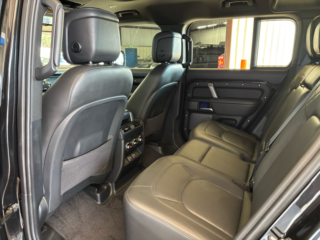 Land Rover Defender 110 P525 V8 Carpathian Edition 2024