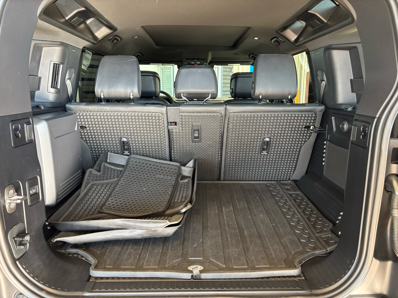 Land Rover Defender 110 P525 V8 Carpathian Edition 2024