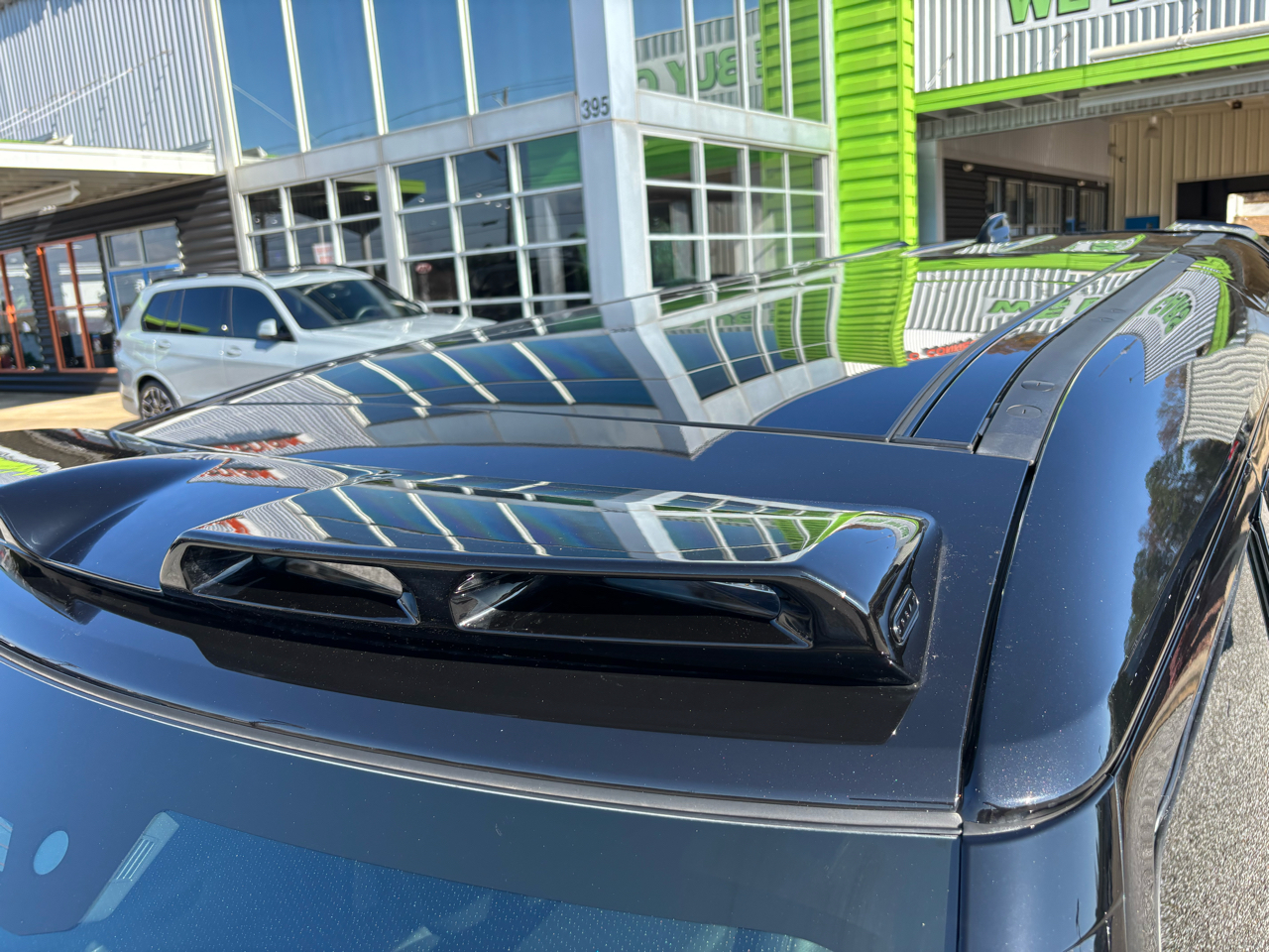 Land Rover Defender 110 P525 V8 Carpathian Edition 2024