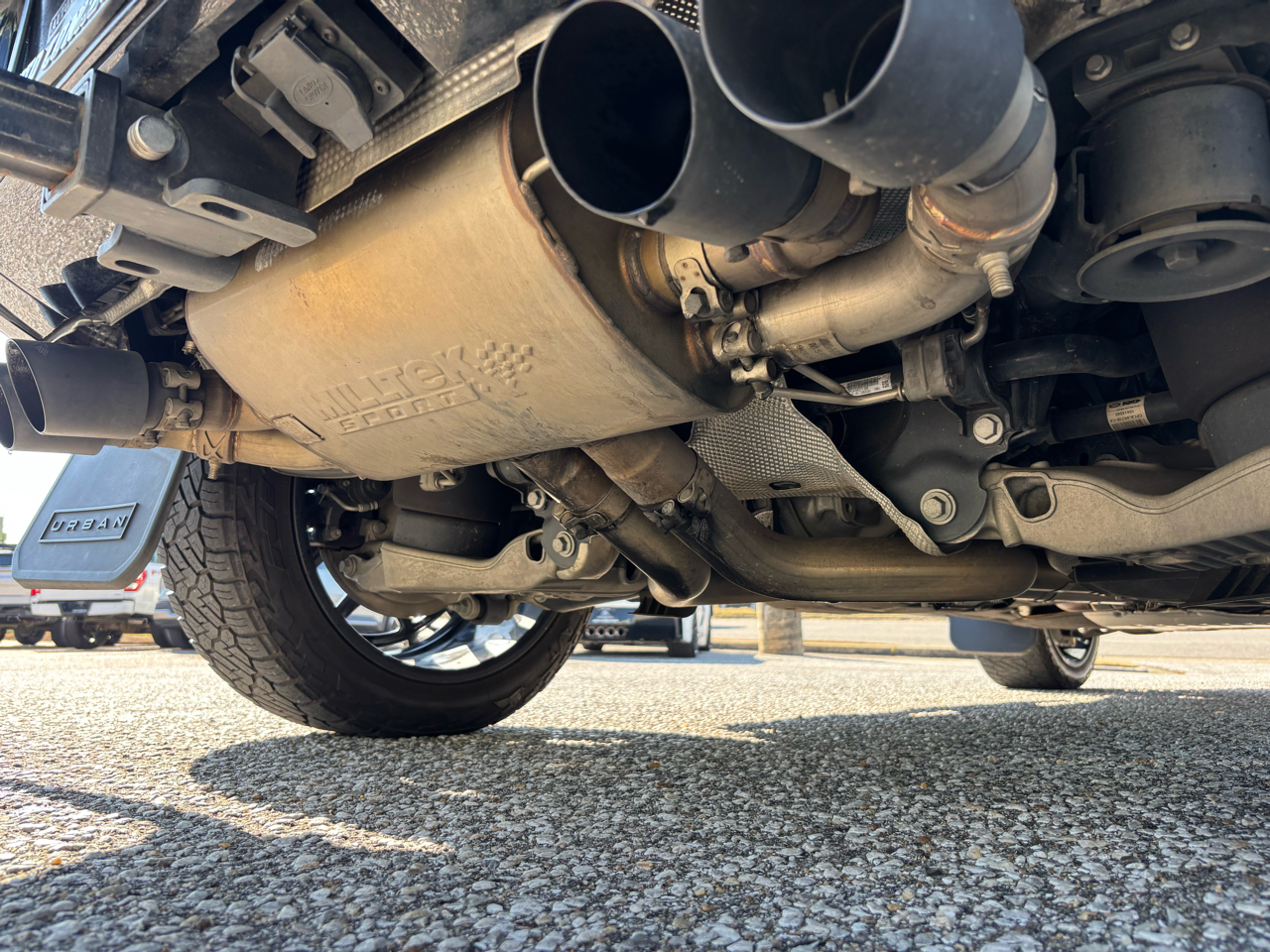 Land Rover Defender 110 P525 V8 Carpathian Edition 2024