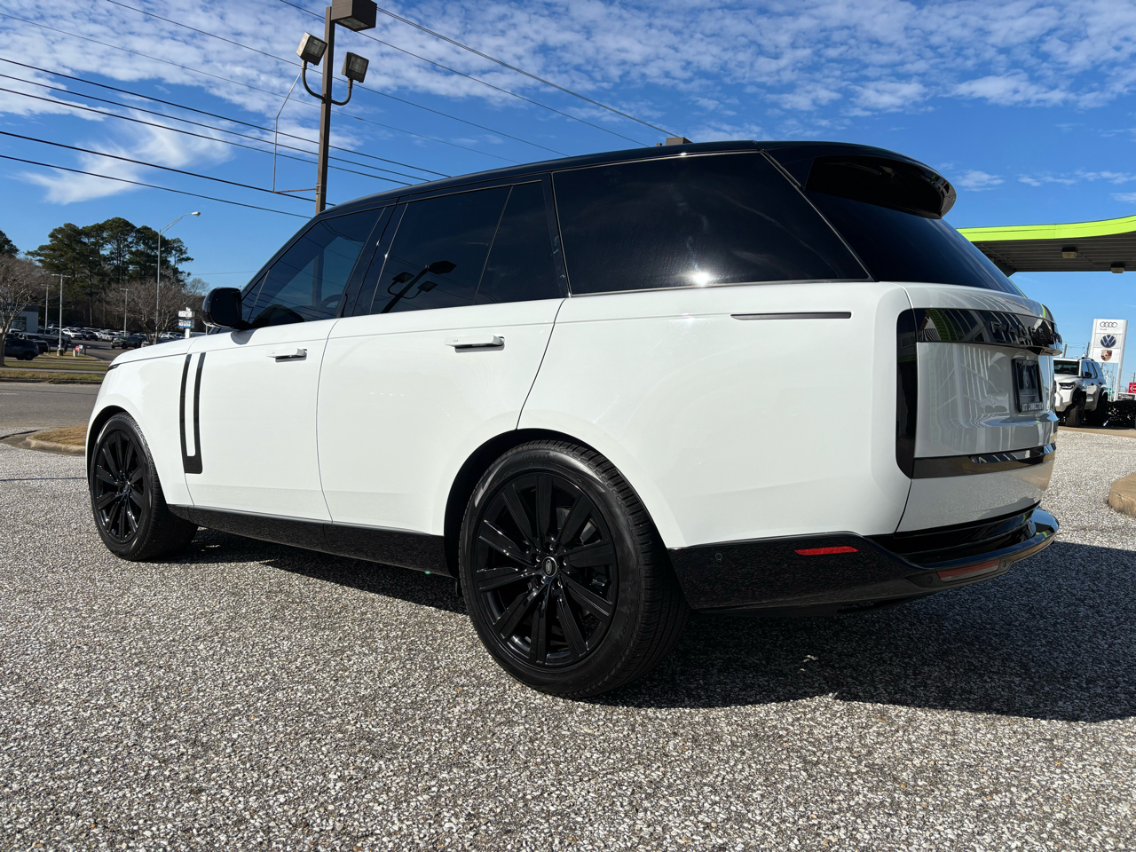 Land Rover Range Rover P400 SE SWB 2023