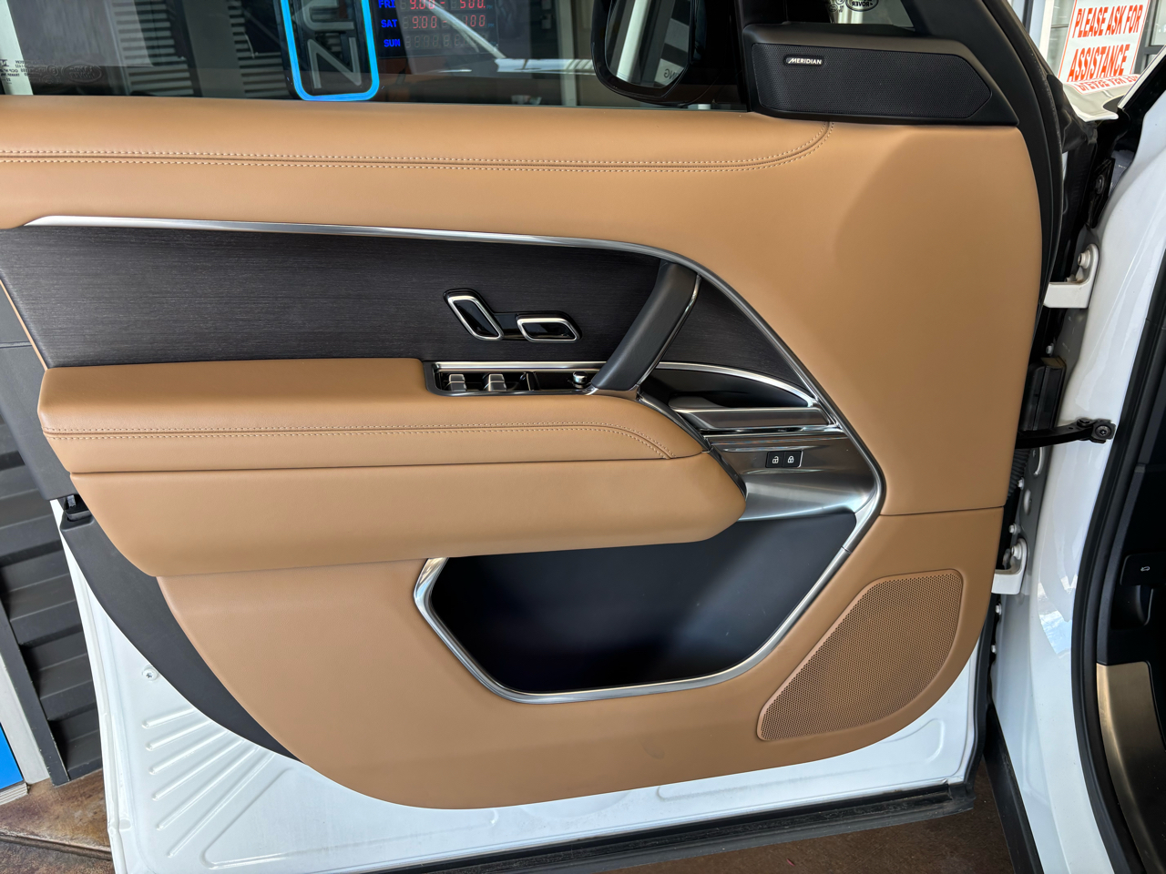 Land Rover Range Rover P400 SE SWB 2023