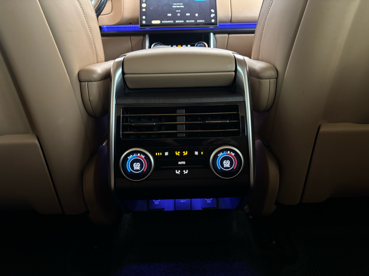 Land Rover Range Rover P400 SE SWB 2023